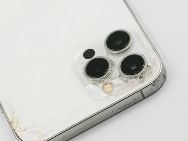 画面割れ・壊れたiPhoneも高額買取!【イオシス買取】